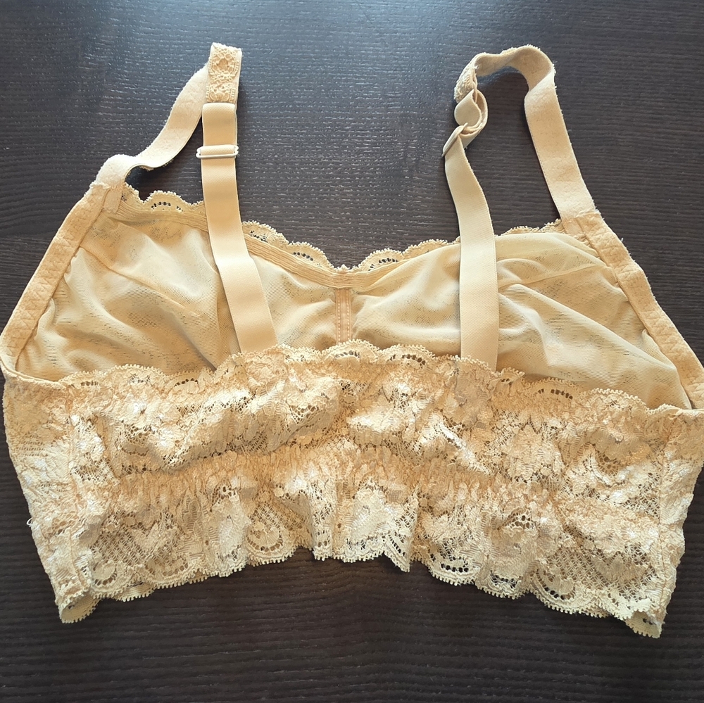 Cosabella ~ Italian Lace V-Neck Bralette ~ Nude ~ Adjustable Straps ~ Size M - Picture 2 of 7